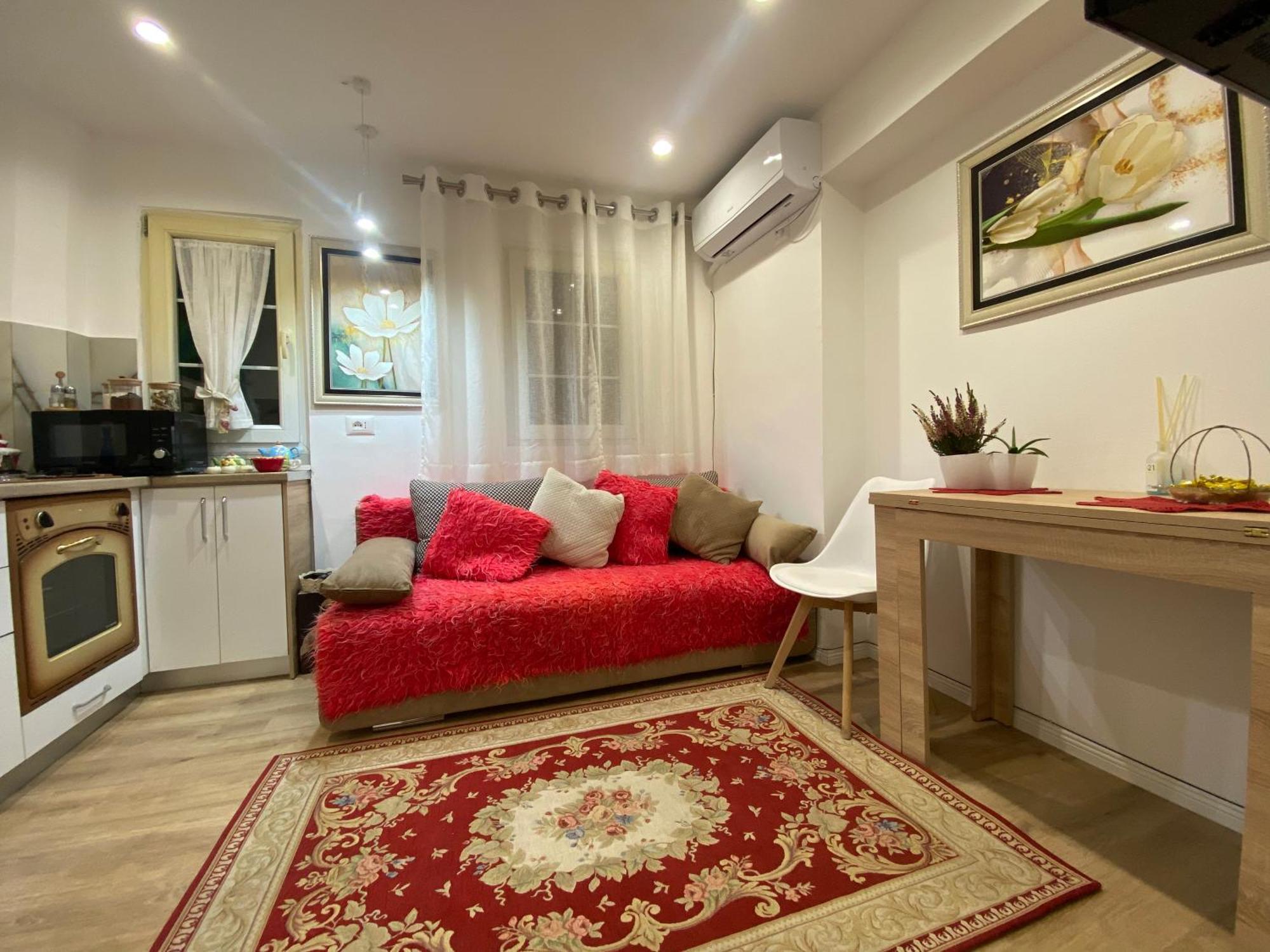 Central Welcoming Apartment In Tirana Exterior photo